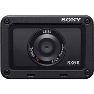 Sony RX0 II Creator Kit | Robuste, ultra-kompakte Kamera mit Aufnahmegriff VCT-SGR1 (1.0-Typ-Sensor, 24mm F4,0 Zeiss-Objektiv, wasserfest, 4K-Filmaufnahmen und neigbares Display für Vlogging), Schwarz