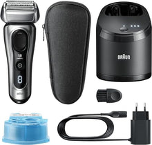 Lade das Bild in den Galerie-Viewer, Braun Series 8 Rasierer Herren 8467cc 3+1 Scherkopf, Elektrorasierer &amp; Trimmer, Sonic-Technologie, 40°-Kopf, Konturenanpassung, Reinigungsstation, Wet &amp; Dry, 8467cc, silber
