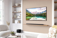 Lade das Bild in den Galerie-Viewer, Samsung HW-S810GD 3.1.2-Kanal Ultra Slim Soundbar für TV-Geräte, Bluetooth-Lautsprecher mit ultraschlankem Design, Q-Symphony, Kabelloses Dolby Atmos / DTS:X [2024]
