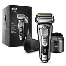 Lade das Bild in den Galerie-Viewer, Braun Series 9 Pro Elektrorasierer 9466 CC, Chrom, Bartrasierer mit ProLift-Trimmer und 4-in-1-Kopf, 5-in-1-Reinigungs- und Ladecenter, Tasche, wiederaufladbar, kabellos, 9466 CC, Chrom
