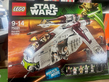 Lade das Bild in den Galerie-Viewer, Lego 75021 Star Wars Republic Gunship. Sammlerstück NEU /OVP VERSIEGELT
