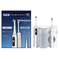 Oral-B Oral Health Center Munddusche mit Oxyjet-Technologie für Zahnreinigung, 2 Ersatzdüsen & iO Series 6 Elektrische Zahnbürste/Electric Toothbrush, 2 Aufsteckbürsten, 5 Modi für Zahnpflege, weiß